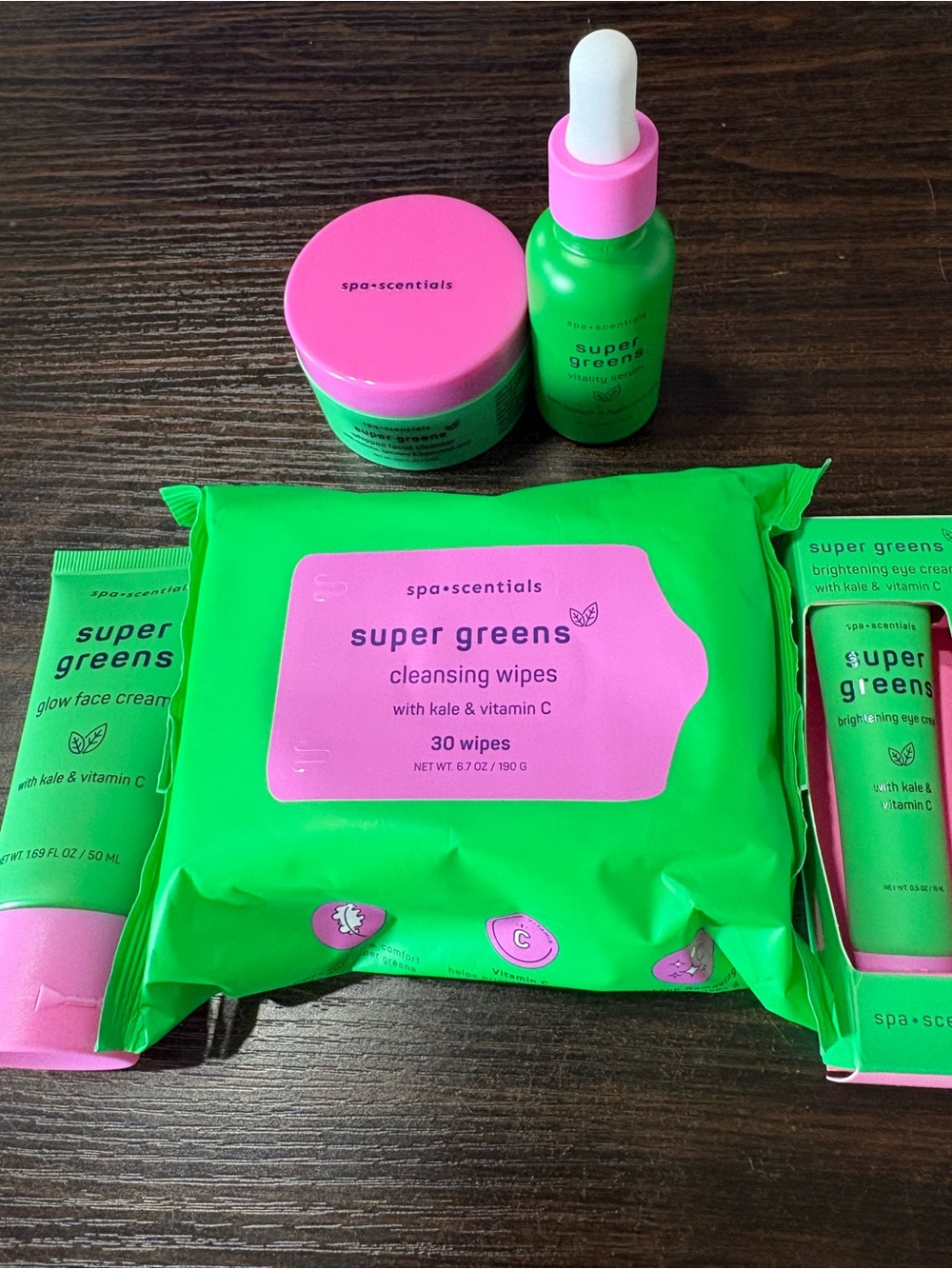 Super Greens Cleansing Wipes - Pink & Green
